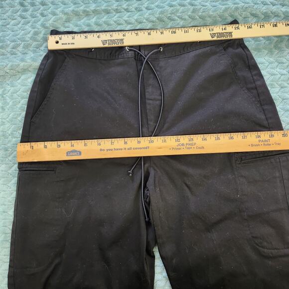 Gloria Vanderbilt Black 12 Cargo Capri Pants - Picture 8 of 14